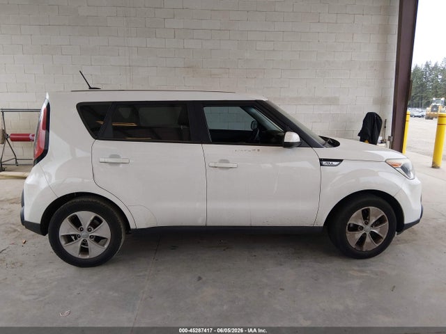 KIA Soul 2015 KNDJN2A2XF7132328 Image 13