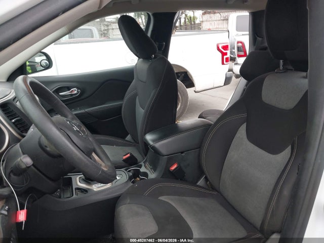 1C4PJLAB2FW678347 Jeep Cherokee Sport