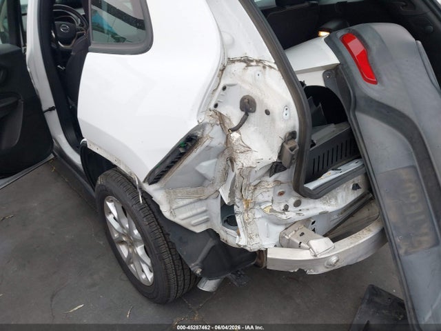 1C4PJLAB2FW678347 Jeep Cherokee Sport