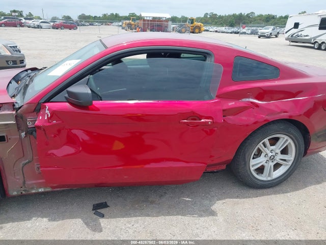 45287502 :رقم المزاد ، 1ZVBP8AM8E5269584 vin ، 2014 Ford Mustang V6 مزاد بيع
