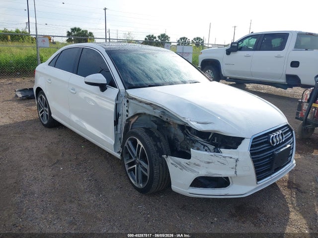 45287517 :رقم المزاد ، WAUAUGFF8K1008953 vin ، 2019 Audi A3 40 Premium/40 Titanium Premium مزاد بيع