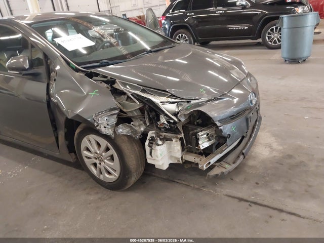 Toyota Prius Two 2016 JTDKBRFU0G3005919 Image 6