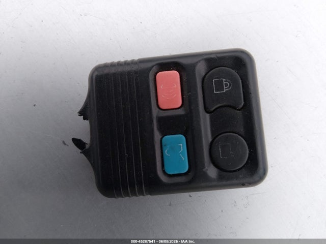 45287541 :رقم المزاد ، 1FAFP34N15W266831 vin ، 2005 Ford Focus Zx4 مزاد بيع