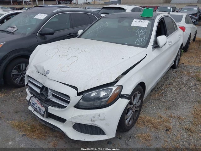 Mercedes-Benz C 300 2016 55SWF4JB0GU165573 Image 2