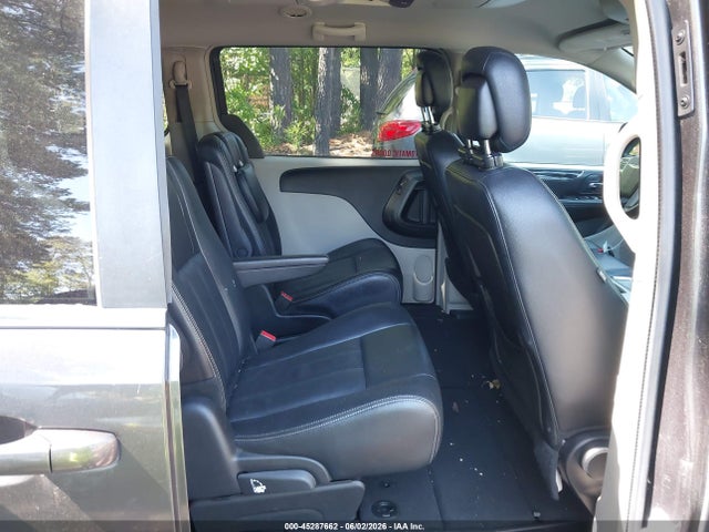 2016 Chrysler Town & Country Touring მანქანა იყიდება აუქციონზე, vin: 2C4RC1BG7GR252410, აუქციონის ნომერი: 45287662