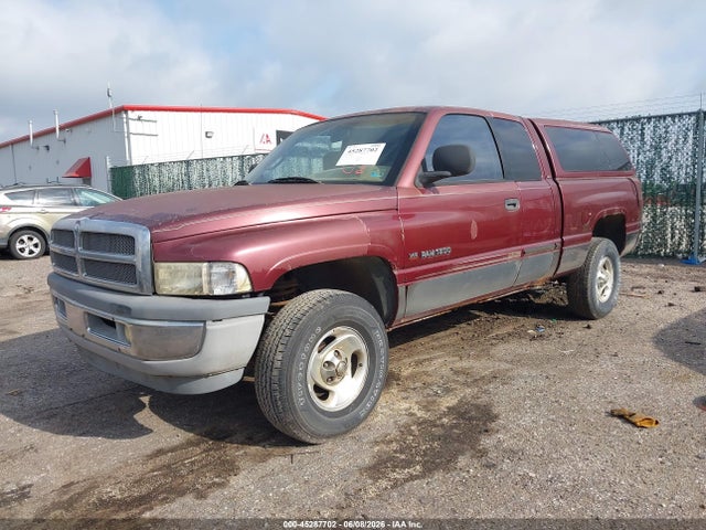 45287702 :رقم المزاد ، 1B7HF13ZXYJ133324 vin ، 2000 Dodge Ram 1500 St مزاد بيع