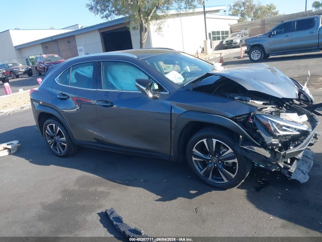 JTHX3JBH5N2045945 Lexus UX 200