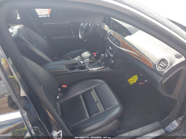 Продажа на аукционе авто 2013 Mercedes-benz C 300 Luxury 4matic/sport 4matic, vin: WDDGF8AB8DR247415, номер лота: 45287715