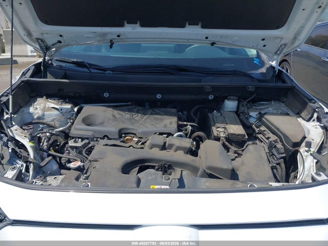 2T3K1RFV9NC190771 Toyota RAV4 LE