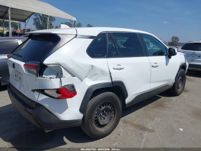 Toyota RAV4 LE 2022 2T3K1RFV9NC190771 Image 4