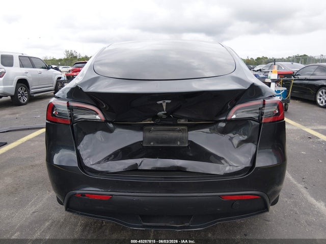 Tesla Model Y 2024 7SAYGDED5RF159714 Image 15