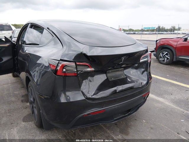 Tesla Model Y 2024 7SAYGDED5RF159714 Image 6