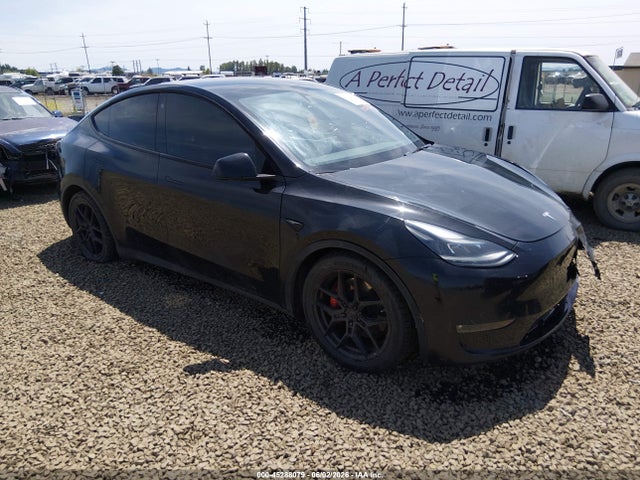 2022 Tesla Model Y Performance Dual Motor All-wheel Drive მანქანა იყიდება აუქციონზე, vin: 7SAYGDEF4NF397369, აუქციონის ნომერი: 45288079