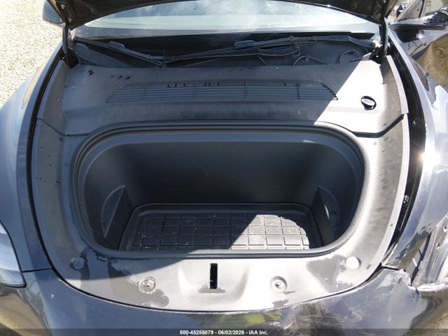 2022 Tesla Model Y Performance Dual Motor All-wheel Drive მანქანა იყიდება აუქციონზე, vin: 7SAYGDEF4NF397369, აუქციონის ნომერი: 45288079
