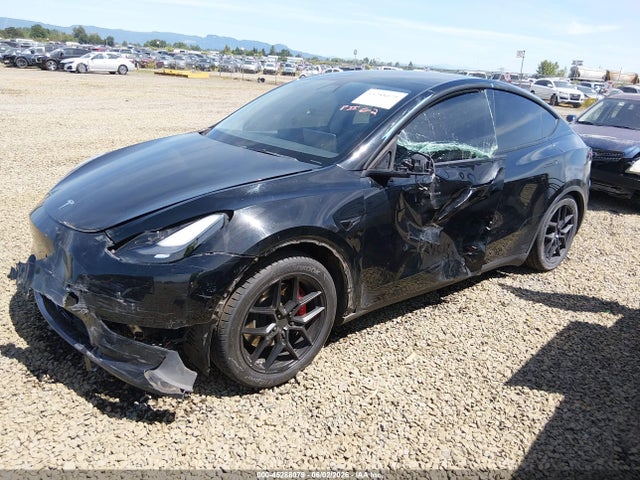 2022 Tesla Model Y Performance Dual Motor All-wheel Drive მანქანა იყიდება აუქციონზე, vin: 7SAYGDEF4NF397369, აუქციონის ნომერი: 45288079
