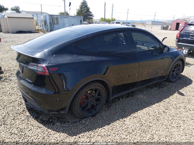 2022 Tesla Model Y Performance Dual Motor All-wheel Drive მანქანა იყიდება აუქციონზე, vin: 7SAYGDEF4NF397369, აუქციონის ნომერი: 45288079