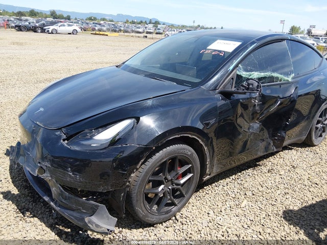 2022 Tesla Model Y Performance Dual Motor All-wheel Drive მანქანა იყიდება აუქციონზე, vin: 7SAYGDEF4NF397369, აუქციონის ნომერი: 45288079