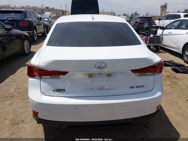 Lexus IS 300 2020 JTHGA1D23L5102427 Image 16
