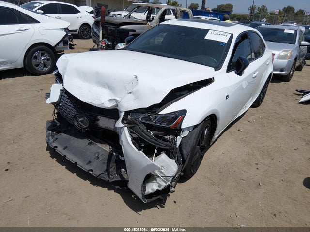 Lexus IS 300 2020 JTHGA1D23L5102427 Image 2
