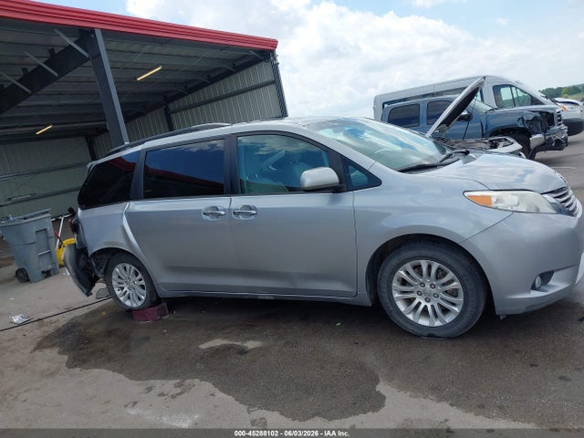 Продажа на аукционе авто 2017 Toyota Sienna Xle Premium 8 Passenger, vin: 5TDYZ3DCXHS854792, номер лота: 45288102