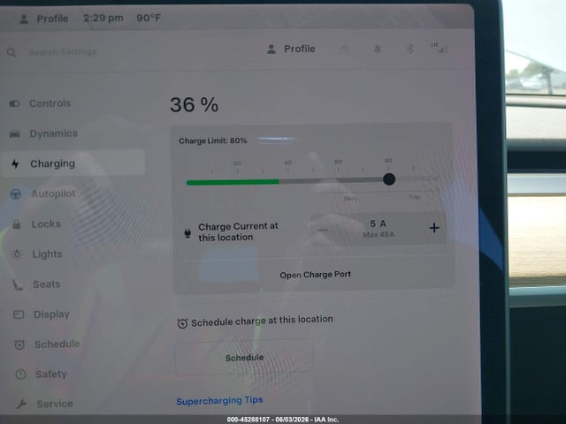45288107 :رقم المزاد ، 5YJ3E1EA6JF126470 vin ، 2018 Tesla Model 3 Long Range/mid Range مزاد بيع