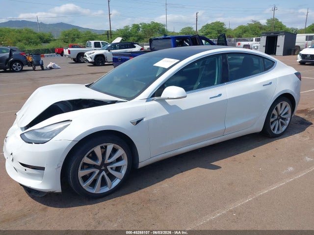 45288107 :رقم المزاد ، 5YJ3E1EA6JF126470 vin ، 2018 Tesla Model 3 Long Range/mid Range مزاد بيع