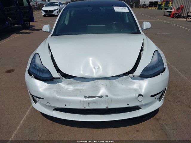 45288107 :رقم المزاد ، 5YJ3E1EA6JF126470 vin ، 2018 Tesla Model 3 Long Range/mid Range مزاد بيع