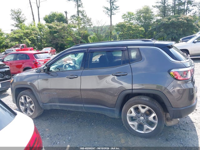 45288247 :رقم المزاد ، 3C4NJDCB0JT299291 vin ، 2018 Jeep Compass Limited 4x4 مزاد بيع