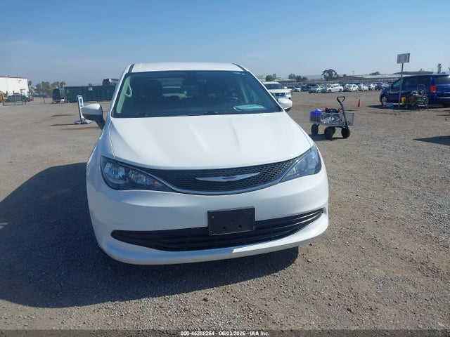 Chrysler Voyager Lx 2020 2C4RC1CG9LR205131 Image 14