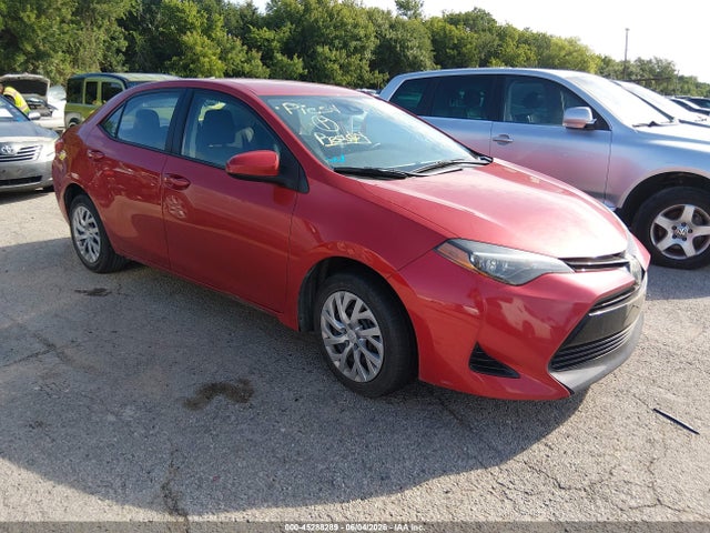 Toyota COROLLA LE 2018 5YFBURHE9JP835796 Image 1
