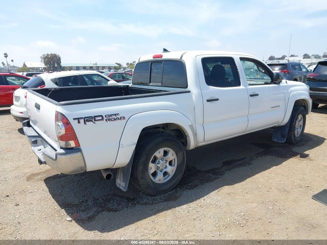 Toyota Tacoma Base V6 2015 3TMLU4EN5FM175637 Image 4