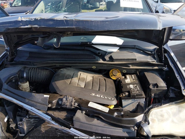 2014 Chrysler Town & Country Touring-l მანქანა იყიდება აუქციონზე, vin: 2C4RC1CG2ER165266, აუქციონის ნომერი: 45288408