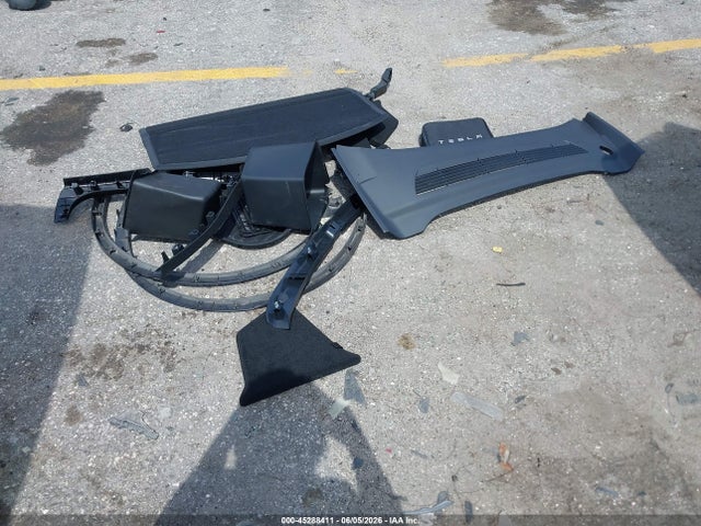 45288411 :رقم المزاد ، 7SAYGDEE6RA313868 vin ، 2024 Tesla Model Y Long Range Dual Motor All-wheel Drive مزاد بيع