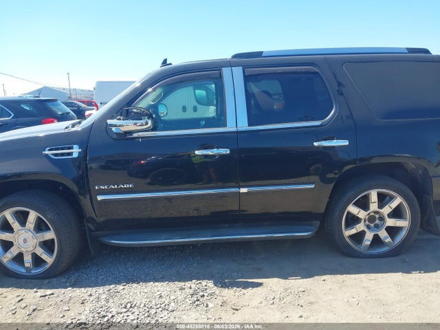 2010 Cadillac Escalade Luxury მანქანა იყიდება აუქციონზე, vin: 1GYUKBEF4AR122260, აუქციონის ნომერი: 45288515