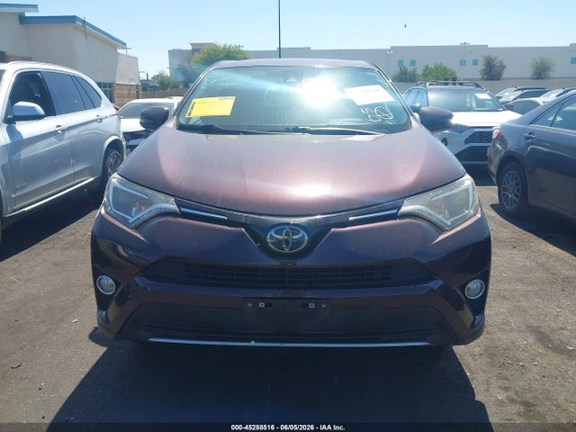 2T3WFREV9JW464127 Toyota Rav4 Xle
