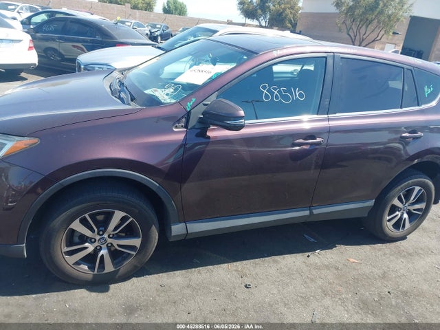 2T3WFREV9JW464127 Toyota Rav4 Xle
