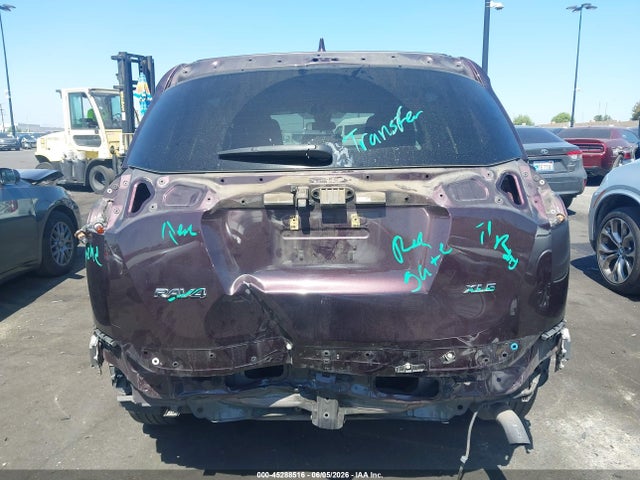 2T3WFREV9JW464127 Toyota Rav4 Xle