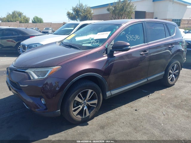 2T3WFREV9JW464127 Toyota Rav4 Xle