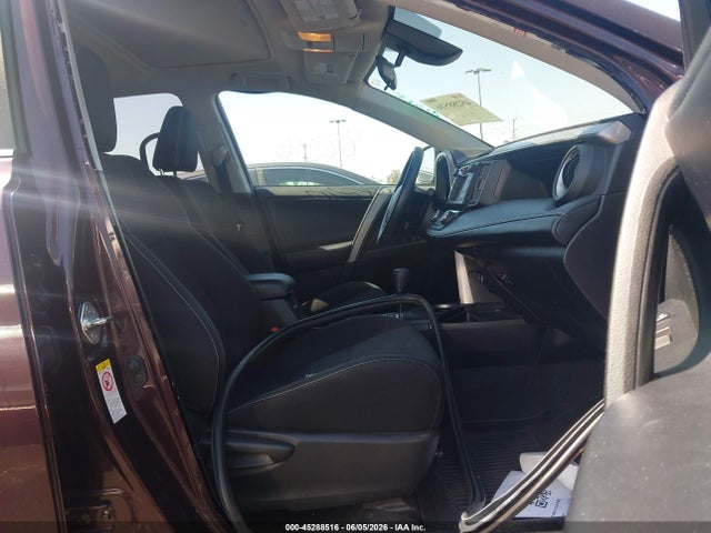 2T3WFREV9JW464127 Toyota Rav4 Xle