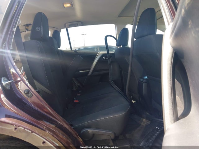 2T3WFREV9JW464127 Toyota Rav4 Xle