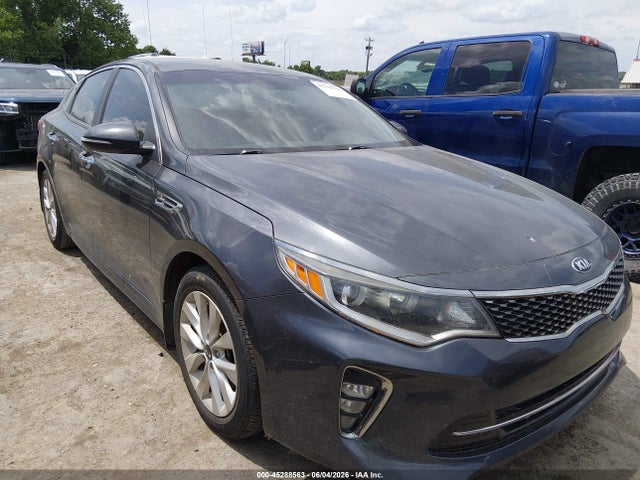 2018 Kia Optima S მანქანა იყიდება აუქციონზე, vin: 5XXGT4L34JG219871, აუქციონის ნომერი: 45288563