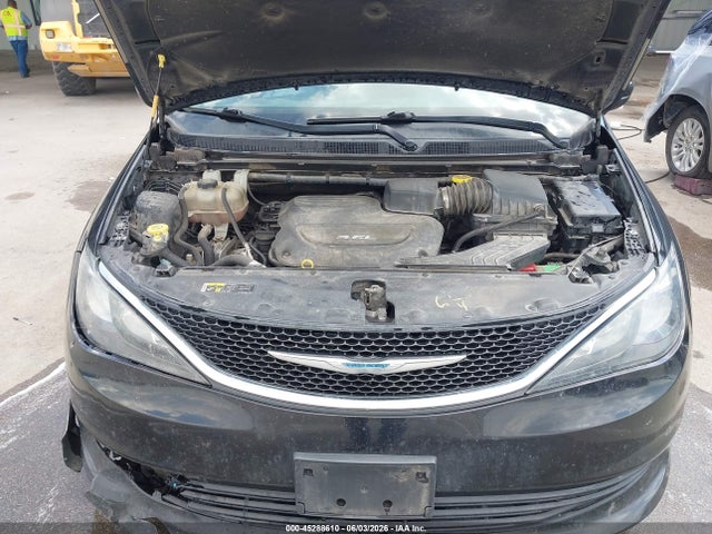 Chrysler Pacifica Lx 2017 2C4RC1CG1HR522005 Image 10