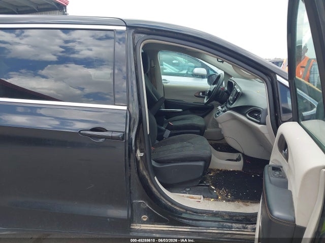 Chrysler Pacifica Lx 2017 2C4RC1CG1HR522005 Image 5