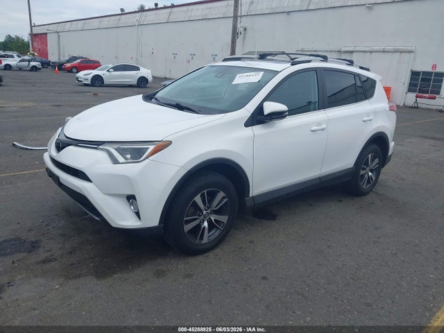 Toyota Rav4 Xle 2017 2T3RFREV9HW603471 Image 2