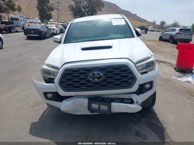 3TMAZ5CN5JM057288 Toyota Tacoma Trd Sport