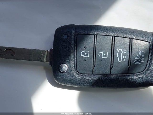 KMHLL4DG9SU932837 Hyundai ELANTRA SE