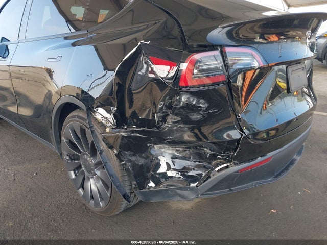 Продажа на аукционе авто 2023 Tesla Model Y Performance Dual Motor All-wheel Drive, vin: 7SAYGDEF9PF925202, номер лота: 45289098