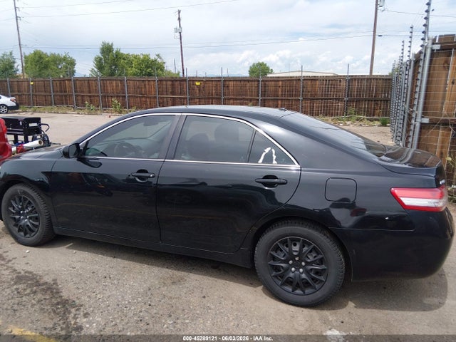 45289121 :رقم المزاد ، 4T1BF3EK7AU047549 vin ، 2010 Toyota Camry Le مزاد بيع