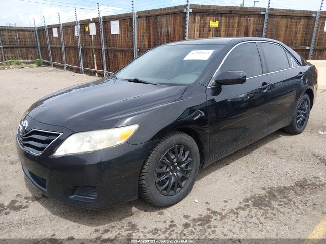 45289121 :رقم المزاد ، 4T1BF3EK7AU047549 vin ، 2010 Toyota Camry Le مزاد بيع