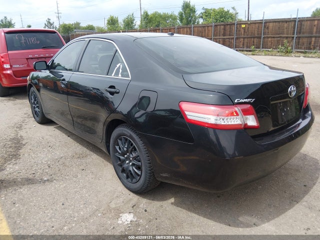 45289121 :رقم المزاد ، 4T1BF3EK7AU047549 vin ، 2010 Toyota Camry Le مزاد بيع
